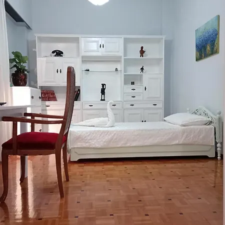 Charm & Comfort Near Petralona Station Διαμέρισμα *